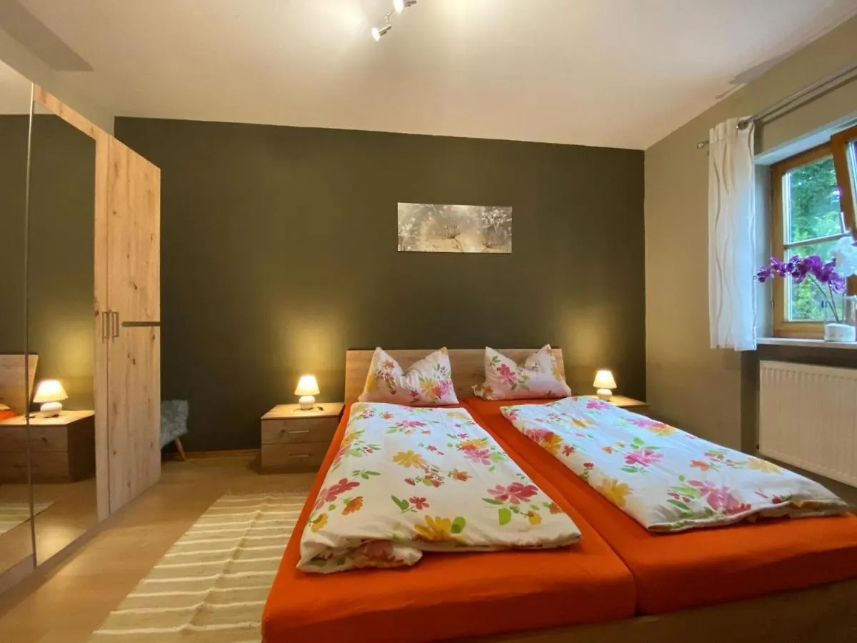 شقة Flat In Zenting With A Garden